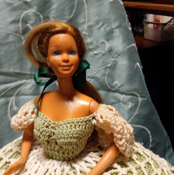 Vintage 1991 Barbie Bed doll - Picture 2 of 3